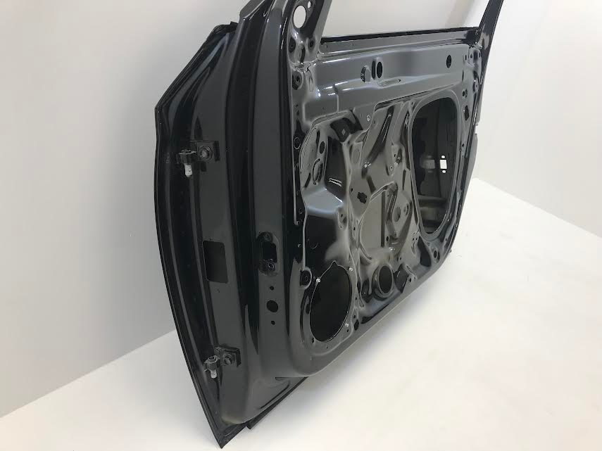 SKODA Kamiq 2019-2023 Front Right Door 658831602 ( used with defect )