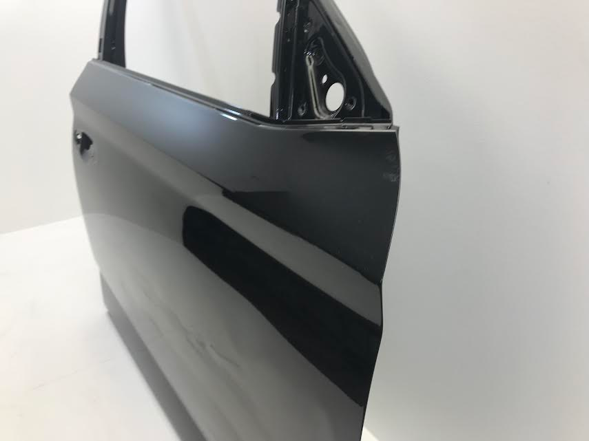 SKODA Kamiq 2019-2023 Front Right Door 658831602 ( used with defect )