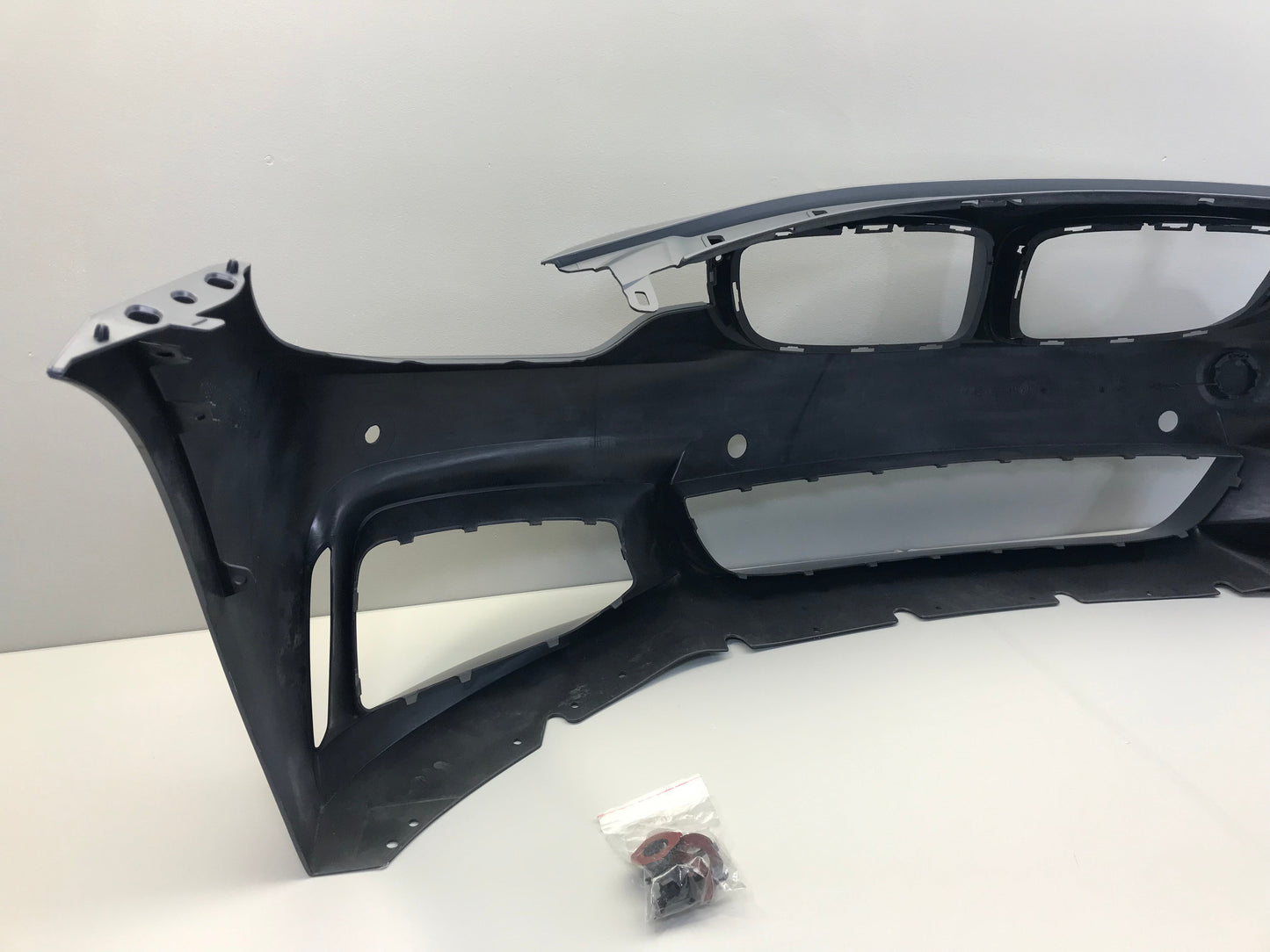 BMW 3 F30 F35 F31 2015 Front Bumper NEW OEM: 339948