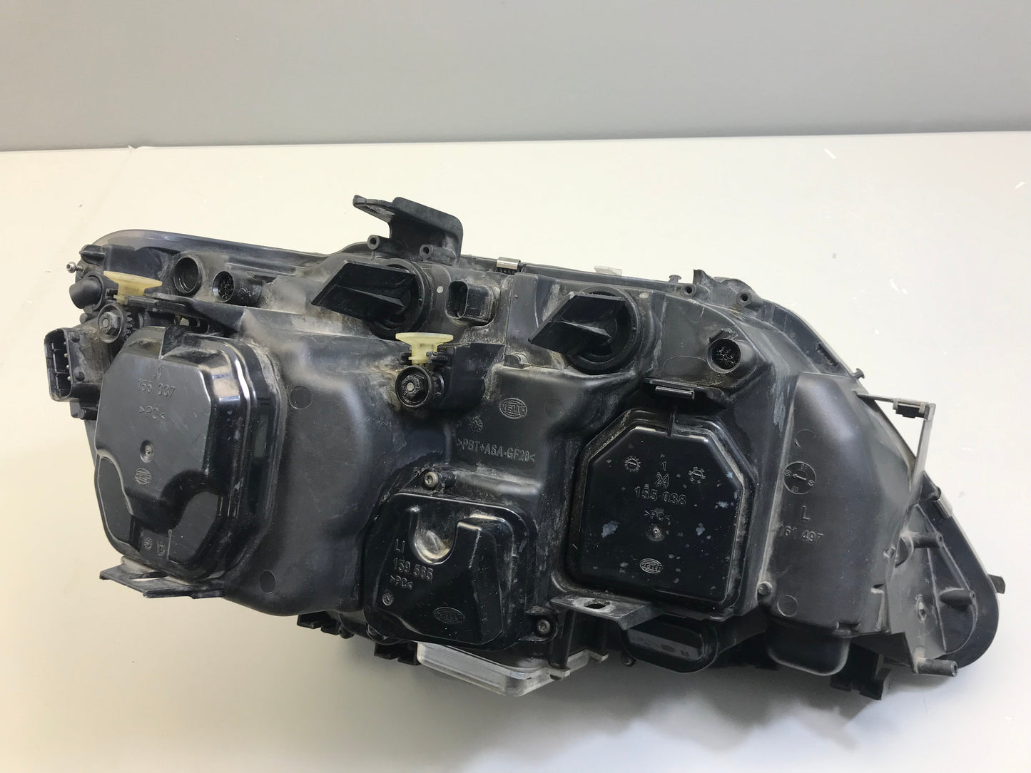 BMW 7 E65 E66 2005-2008 Front Headlight Left ( LHD car ) ( with defect ) 1EL00904341