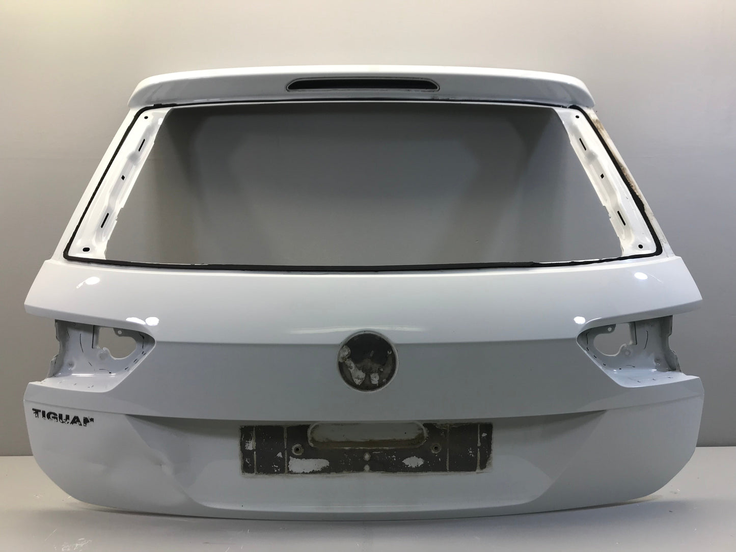 Volkswagen Tiguan 2018 Tailgate Boot Door OEM: 5NA827445A