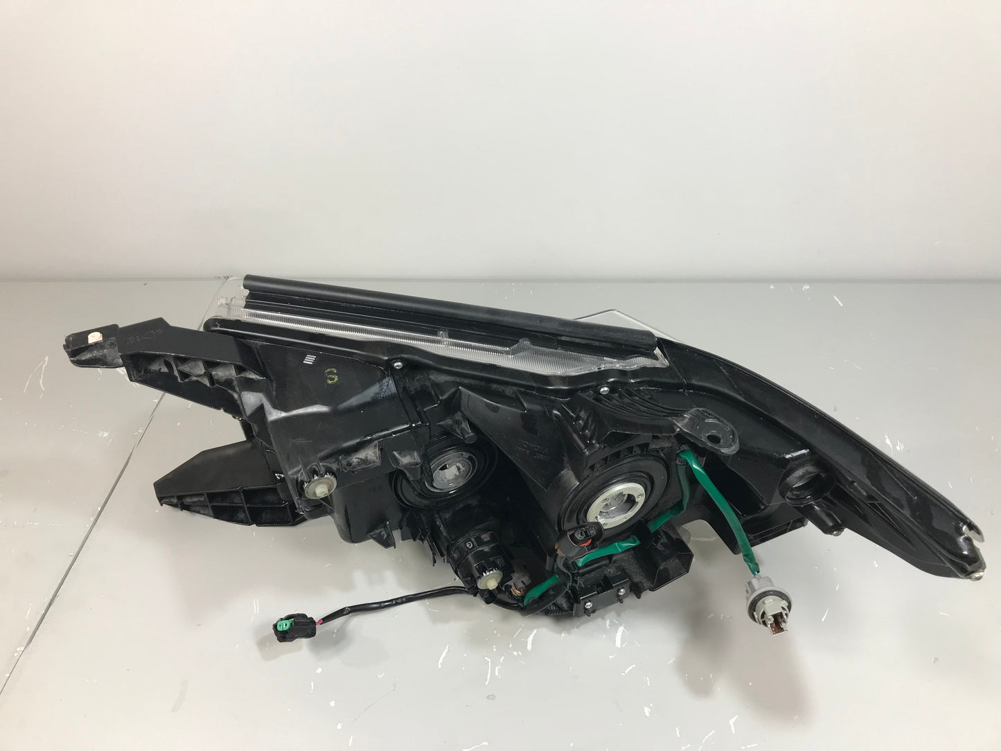 Toyota Land Cruiser 2019 Headlight Right Side Front Used RHD ( with defect ) OEM: 8113060N10