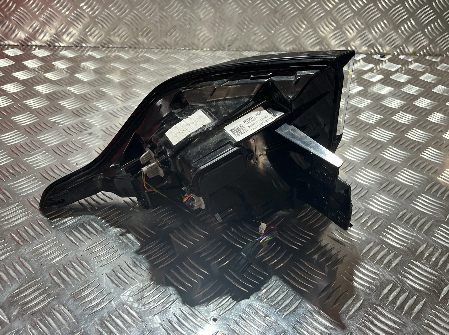 KIA SPORTAGE V NQ 2021 - LAMP RIGHT REAR ( used ) 92402R2000