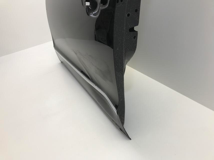 SKODA Superb 2008-2013 Front Left Door OEM: 3T0831613 ( with defect )