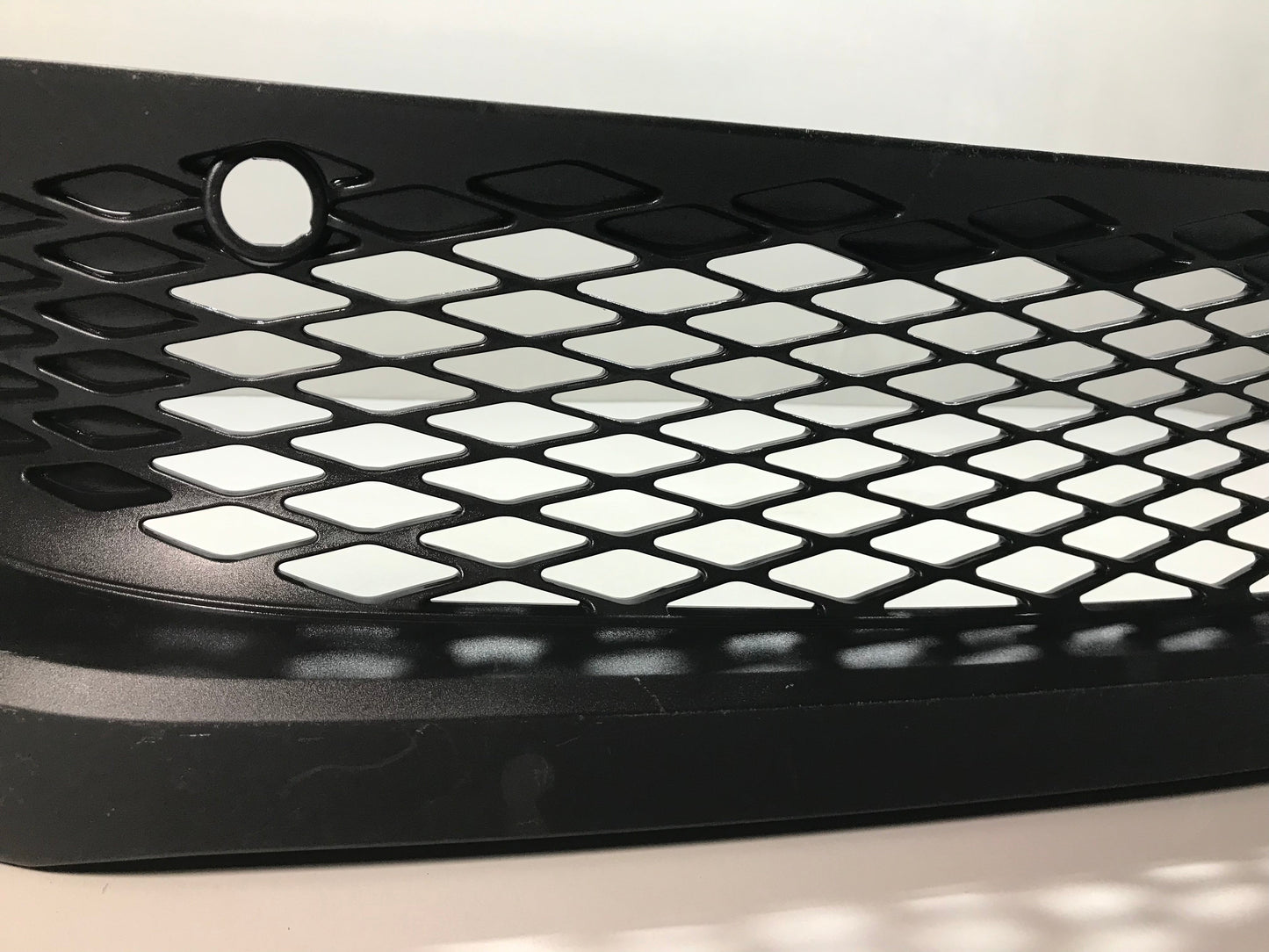 Toyota CHR C-HR 2016-2019 Front Bumper Lip Spoiler Grille Center Lower Middle In good Used condition OEM: 52129F4010