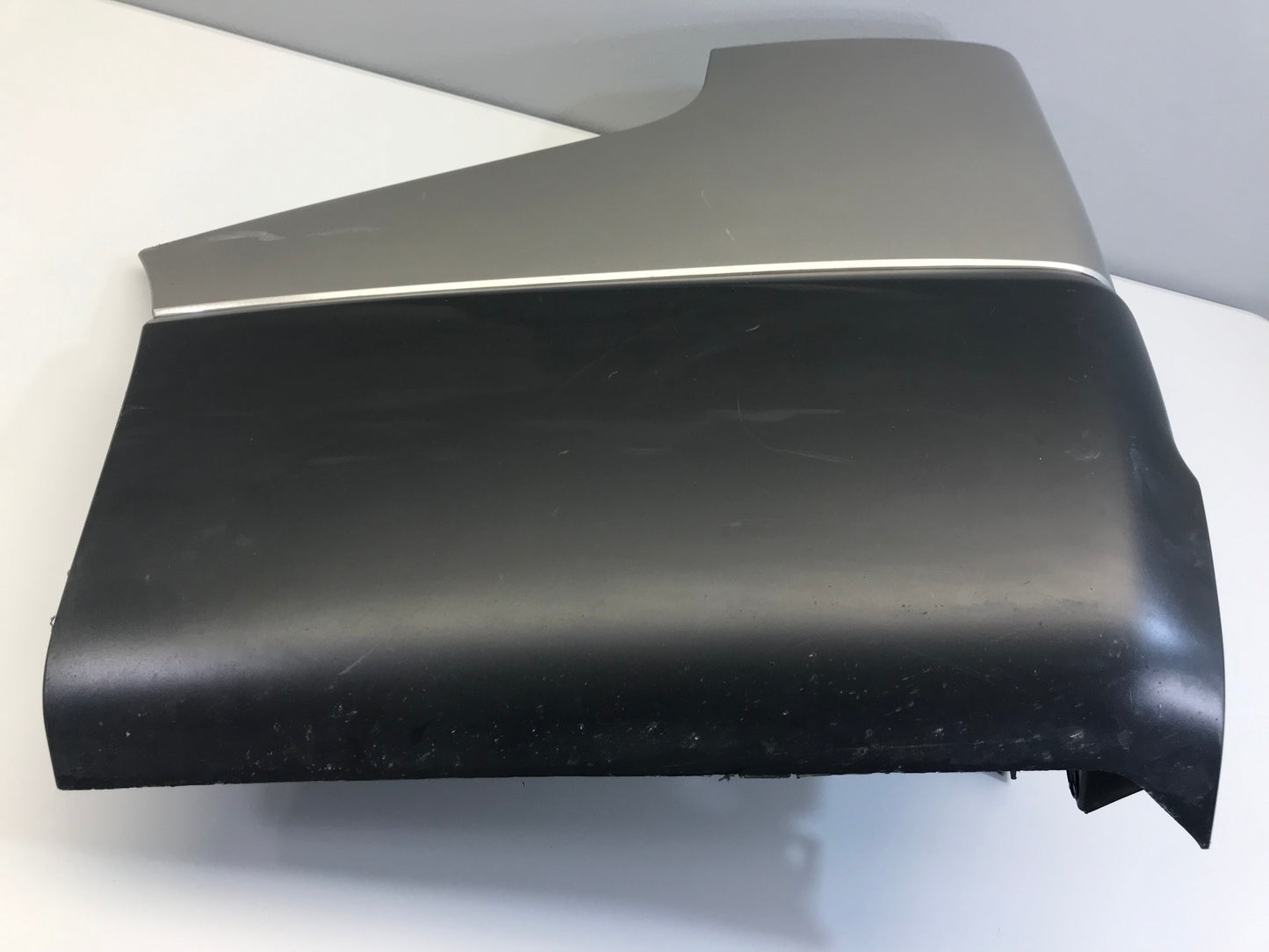 Renault Trafic III (X82) 2014- Rear bumper corner part left 850170388R