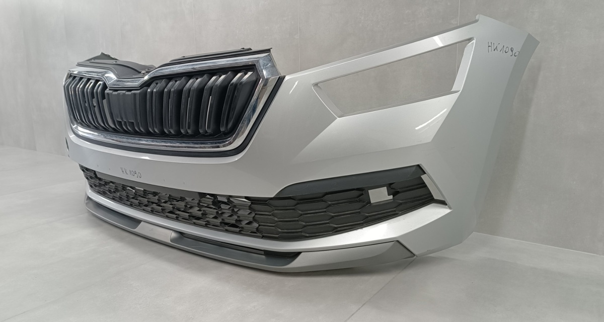 Skoda Kamiq 658 2019- Front Bumper Genuine Used OEM: 658807221