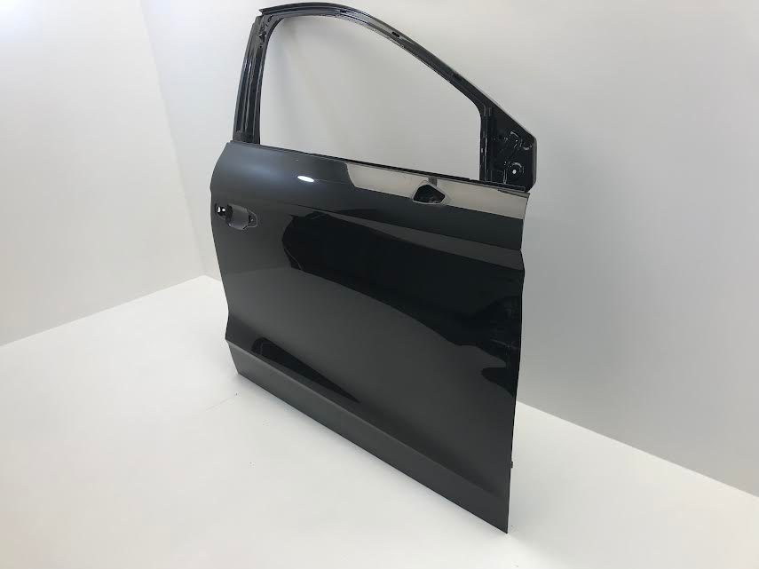 SEAT Ibiza V KJ 2017- Front Right Door OEM: 6F031312 ( with defect )