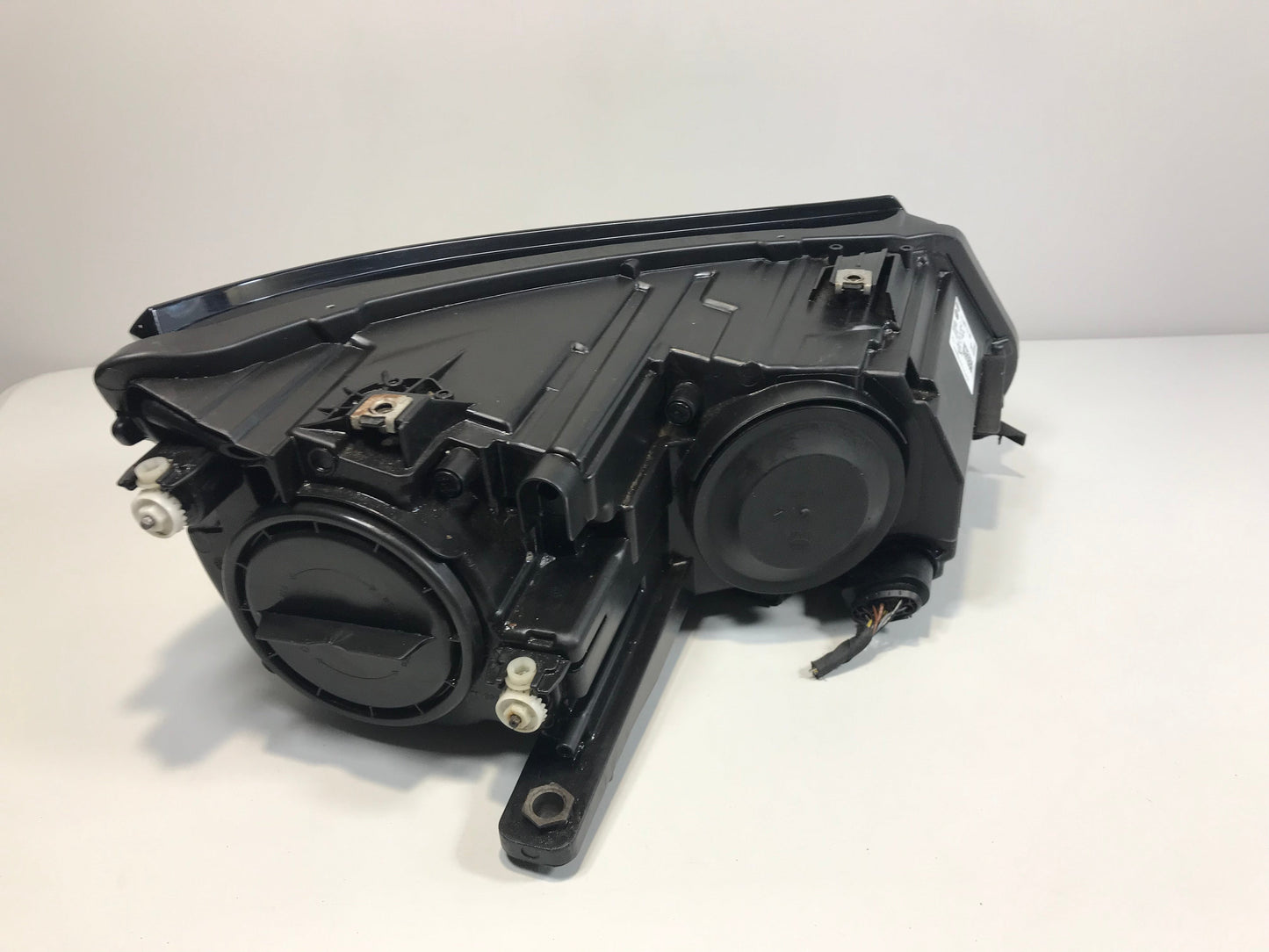 Volkswagen Tiguan 2011-2016 Headlight Left Side Front 5N1941005, 1EL01074901 ( LHD car )