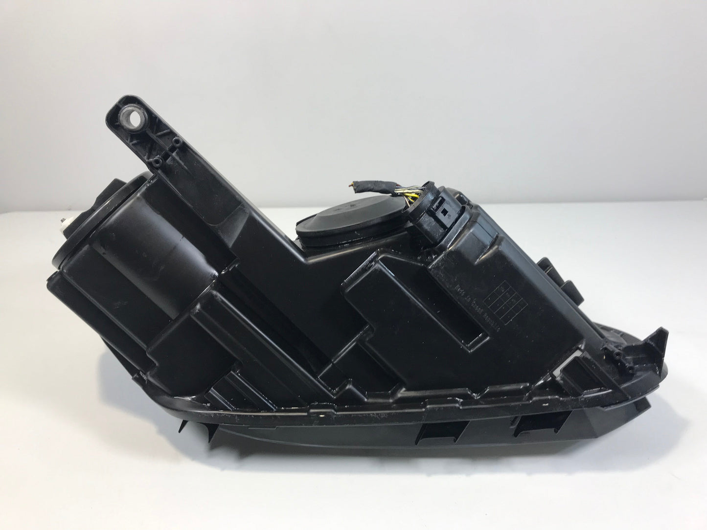 Volkswagen Tiguan 2011-2016 Headlight Left Side Front 5N1941005, 1EL01074901 ( LHD car )