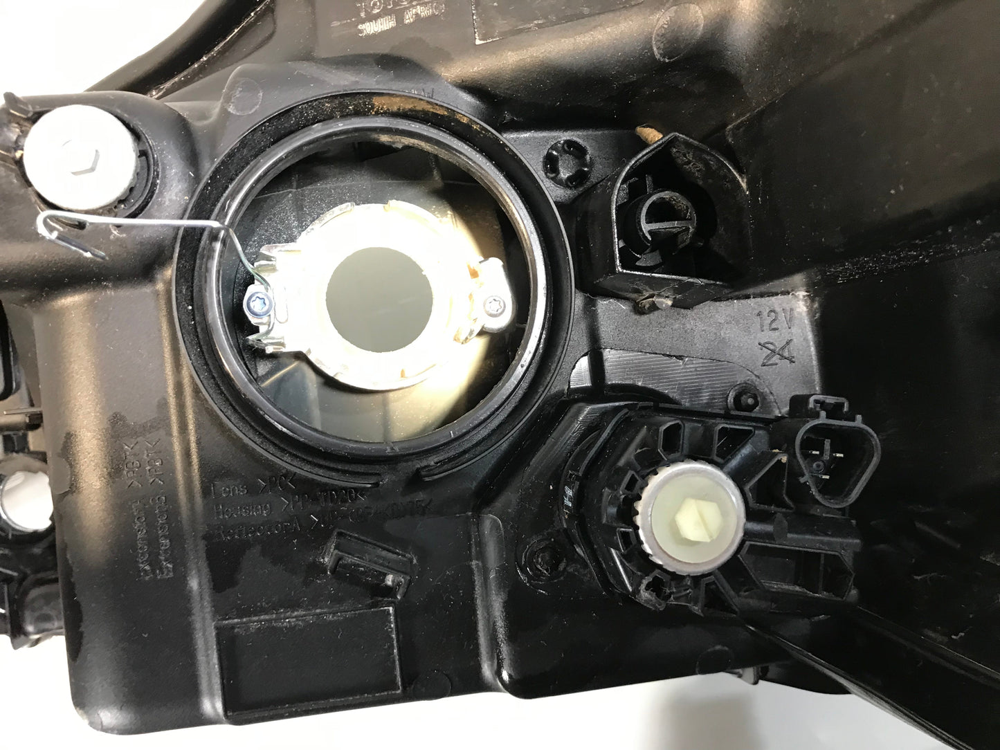 Toyota Hilux 2015-2020 Front Headlight Right Side 811100K791, 92332100 ( LHD )