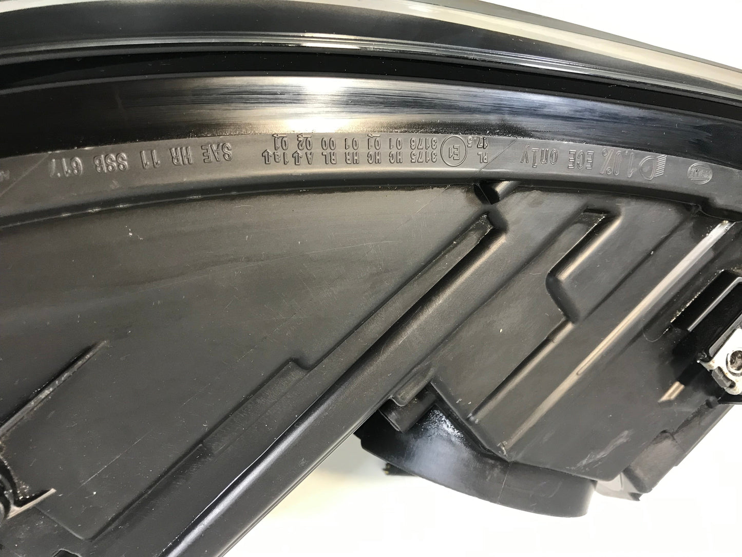 Volkswagen Tiguan 2011-2016 Headlight Left Side Front 5N1941005, 1EL01074901 ( LHD car )