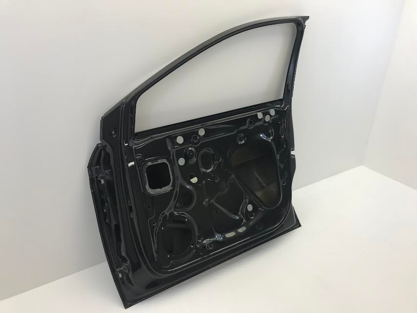 SEAT Ibiza V KJ 2017- Front Right Door OEM: 6F031312 ( with defect )
