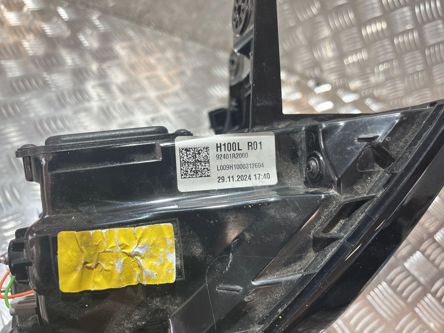 KIA SPORTAGE V NQ 2021 - LAMP LEFT REAR ( used ) 92401R2000