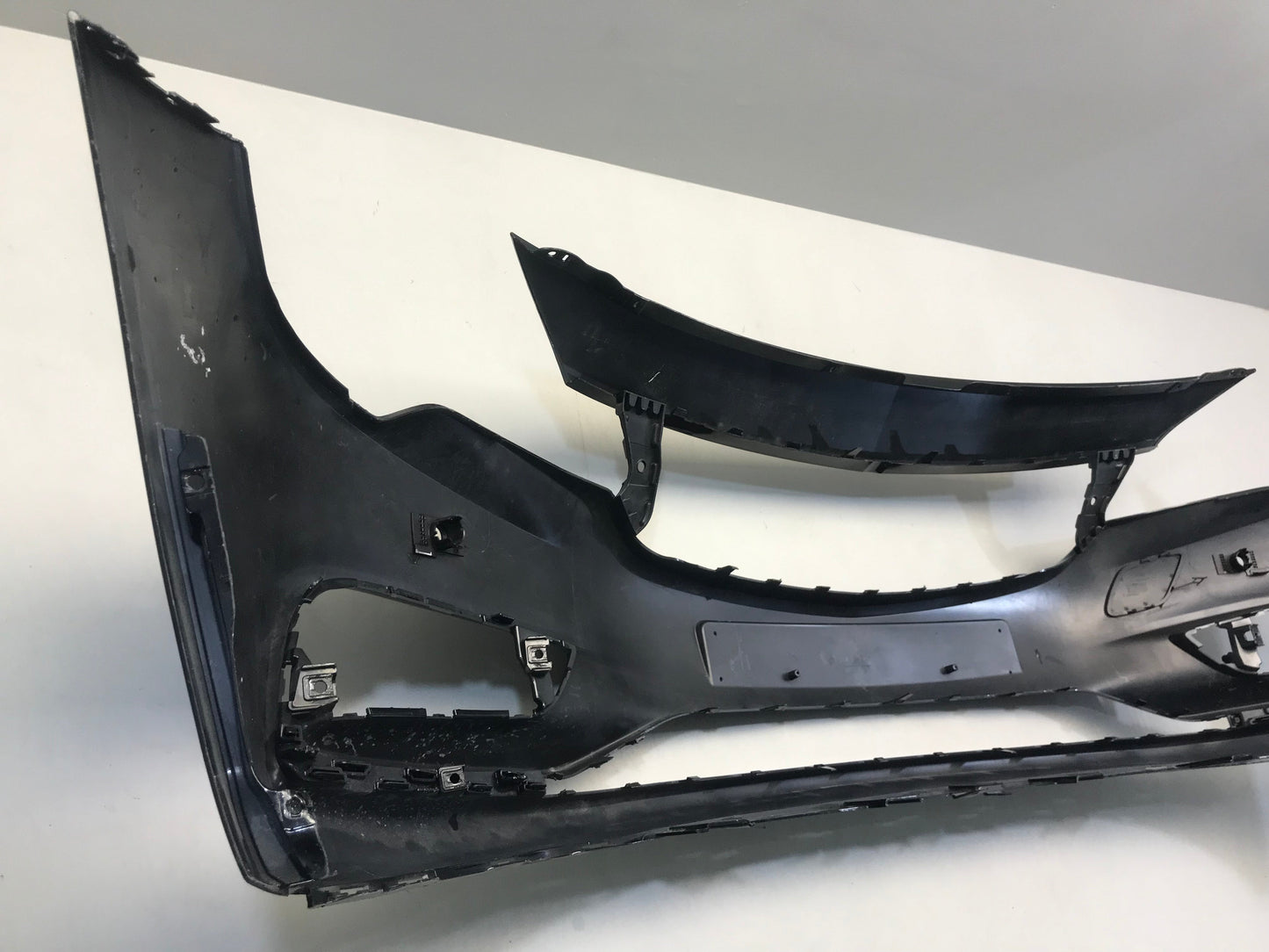 Opel / Vauxhall Astra K 2015- Front Bumper Used Genuine OEM: 39052730 / 39017250 / 2167857
