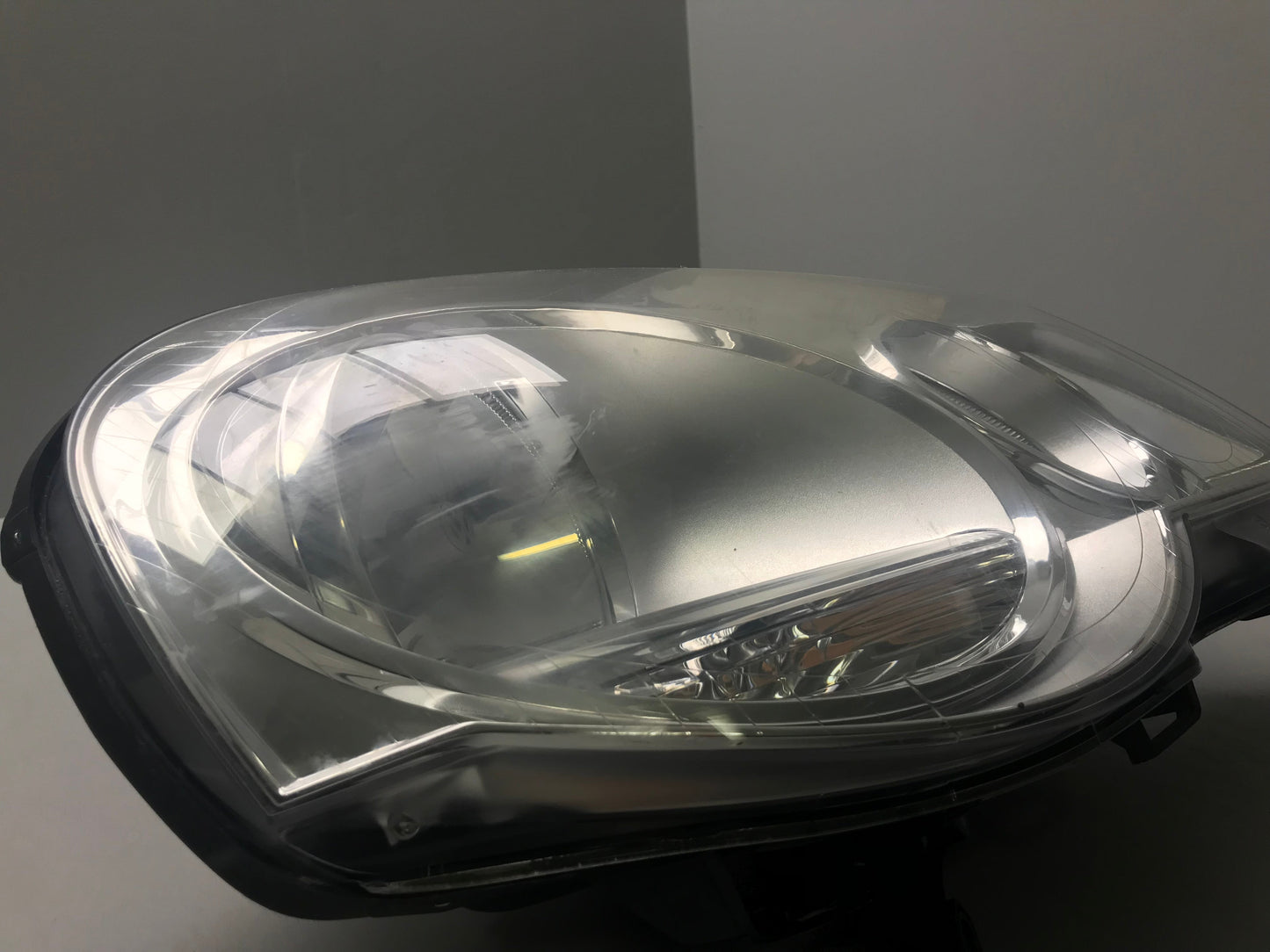 Volkswagen Polo IV 9N3 2005-2009 Headlight Front Right Used ( LHD ) OEM: 6Q1941008AR / 1EE24701902