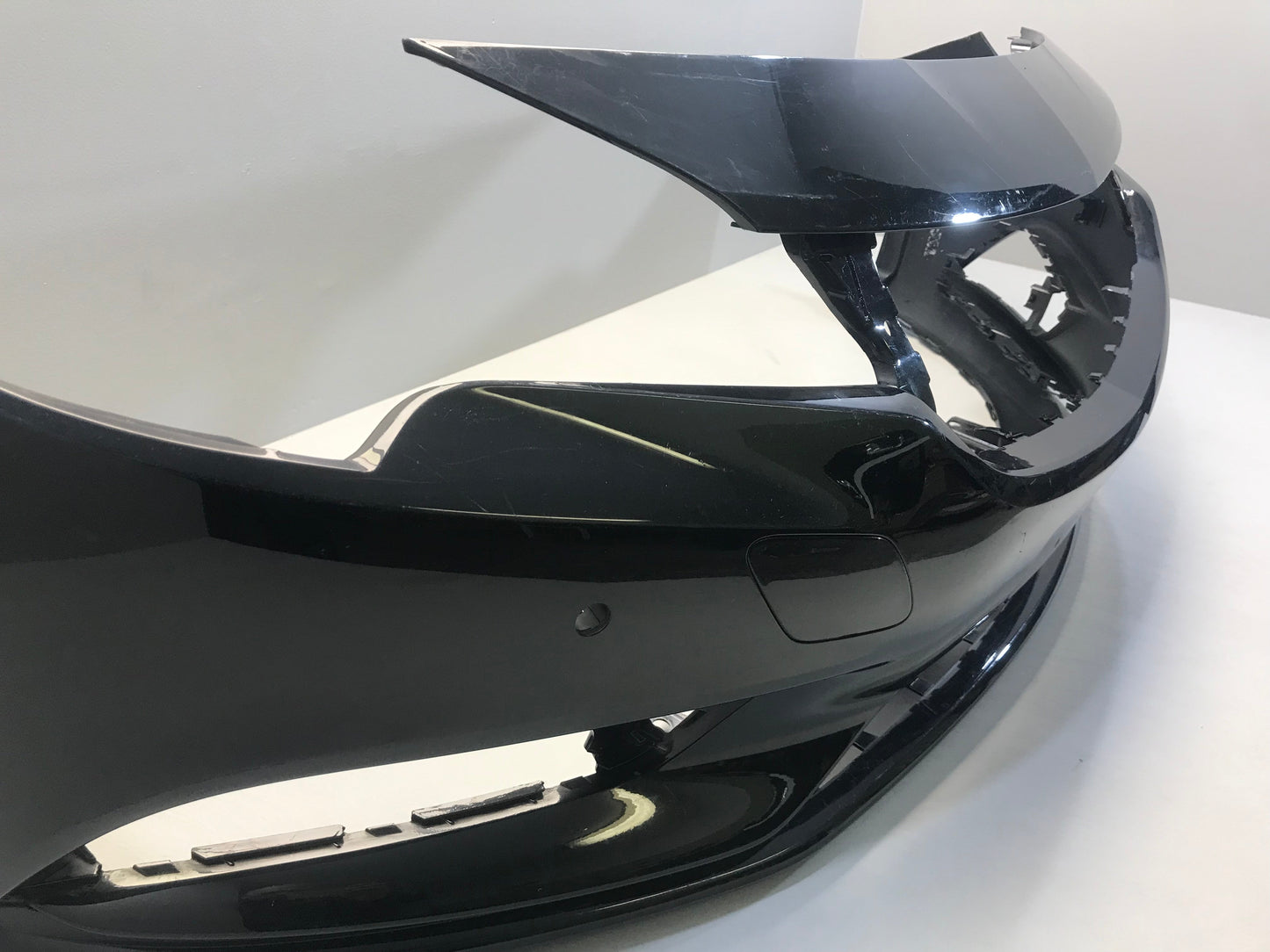 Opel / Vauxhall Astra K 2015- Front Bumper Used Genuine OEM: 39052730 / 39017250 / 2167857